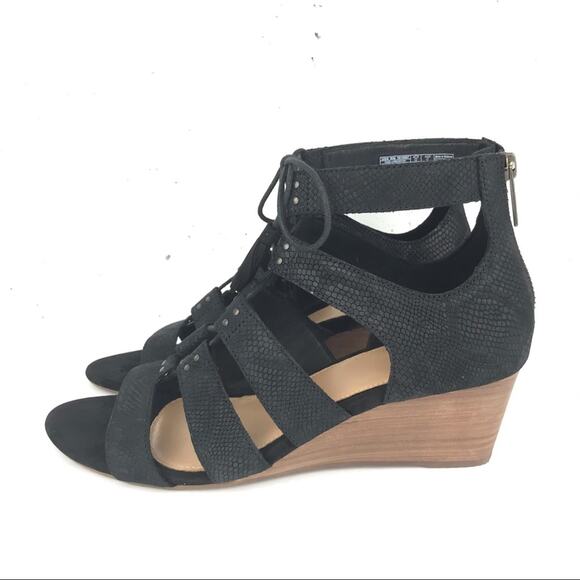 UGG Womens Yasmin Snake Embossed Leather Wedge Sandals Strappy Black Tassels 7.5 - Picture 1 of 10